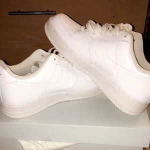 Air forces. barely worn